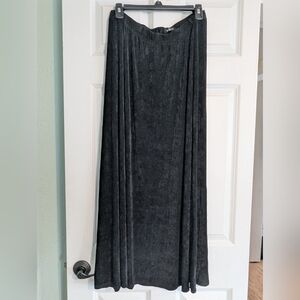 Essential Sheet Black Maxi Skirt